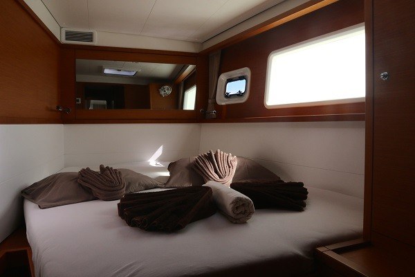Lagoon 45 — bareboat catamaran charter photo 6