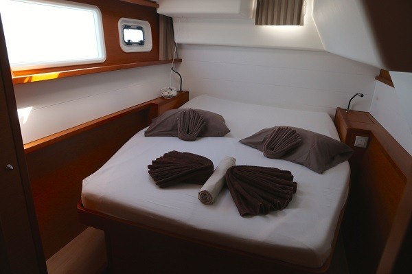 Lagoon 45 — bareboat catamaran charter photo 7