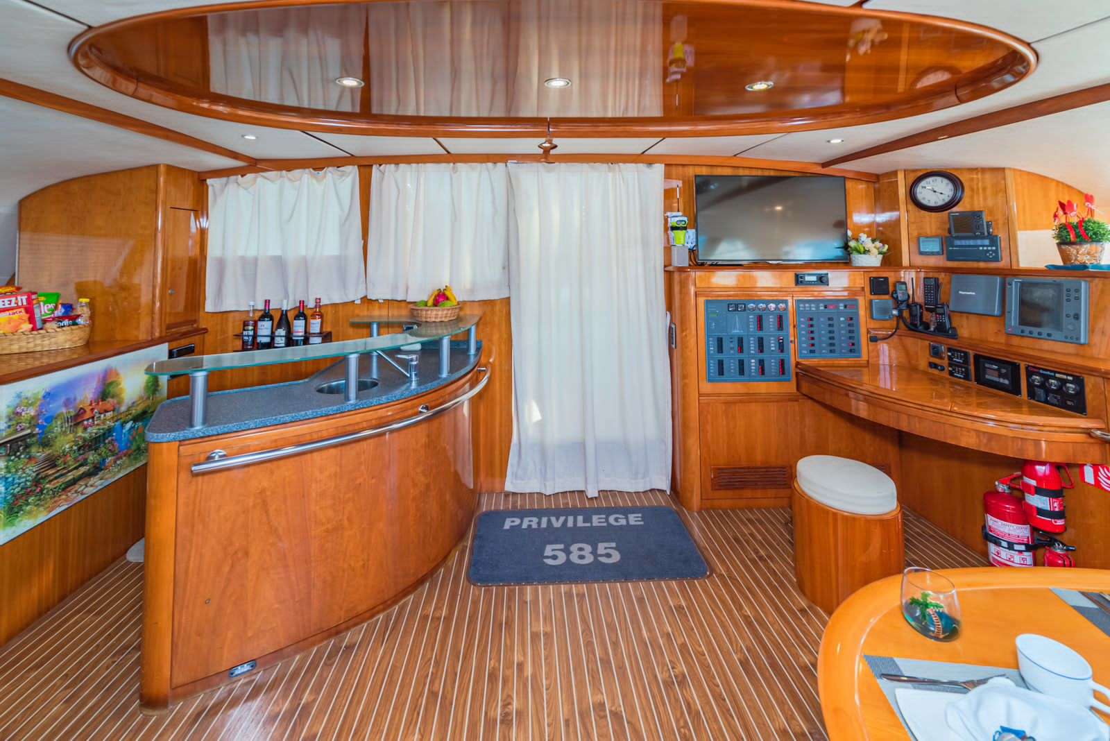 LADY MARIGOT exterior — luxury yacht charter
