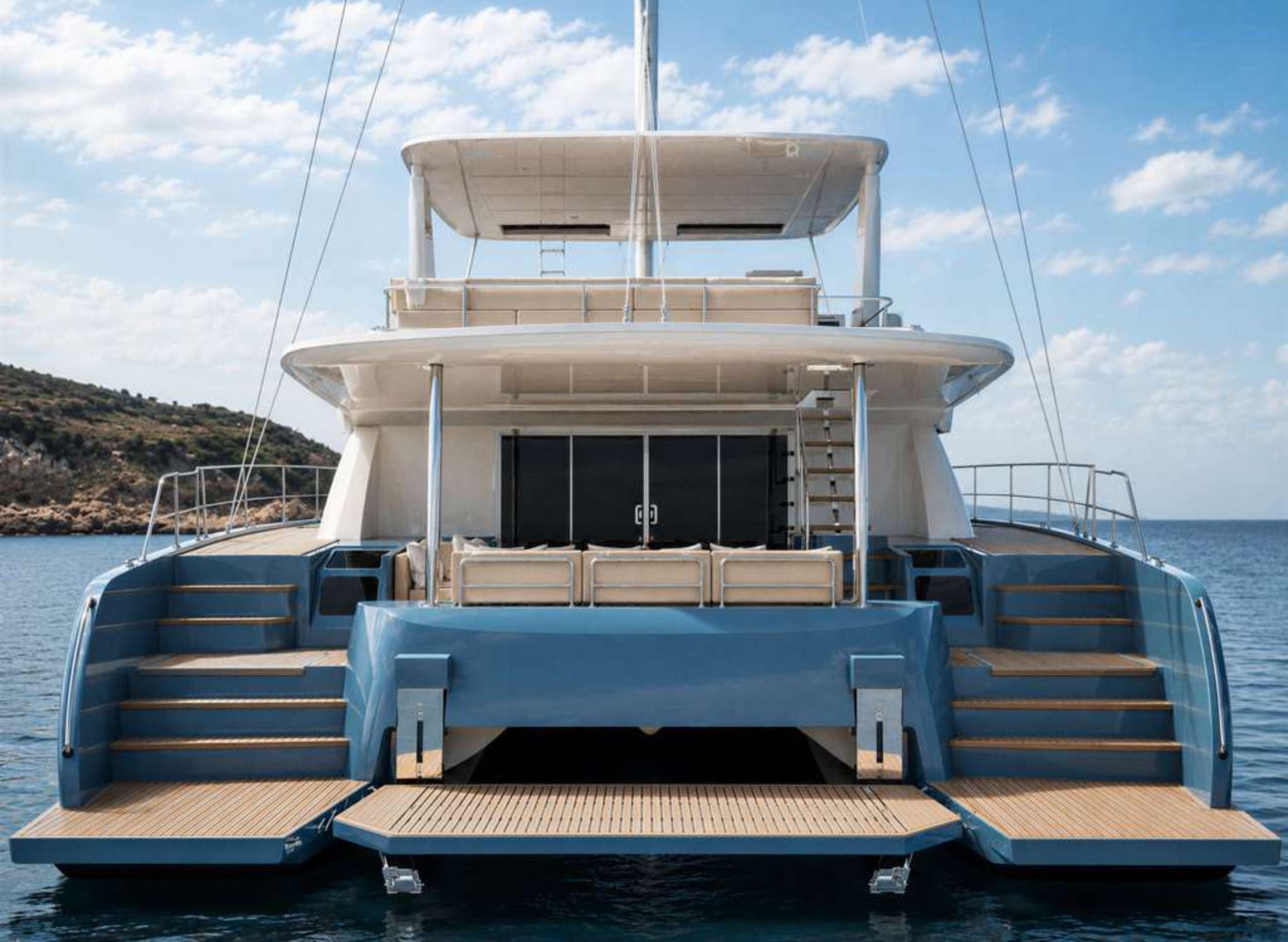 TUPELO HONEY exterior — luxury yacht charter