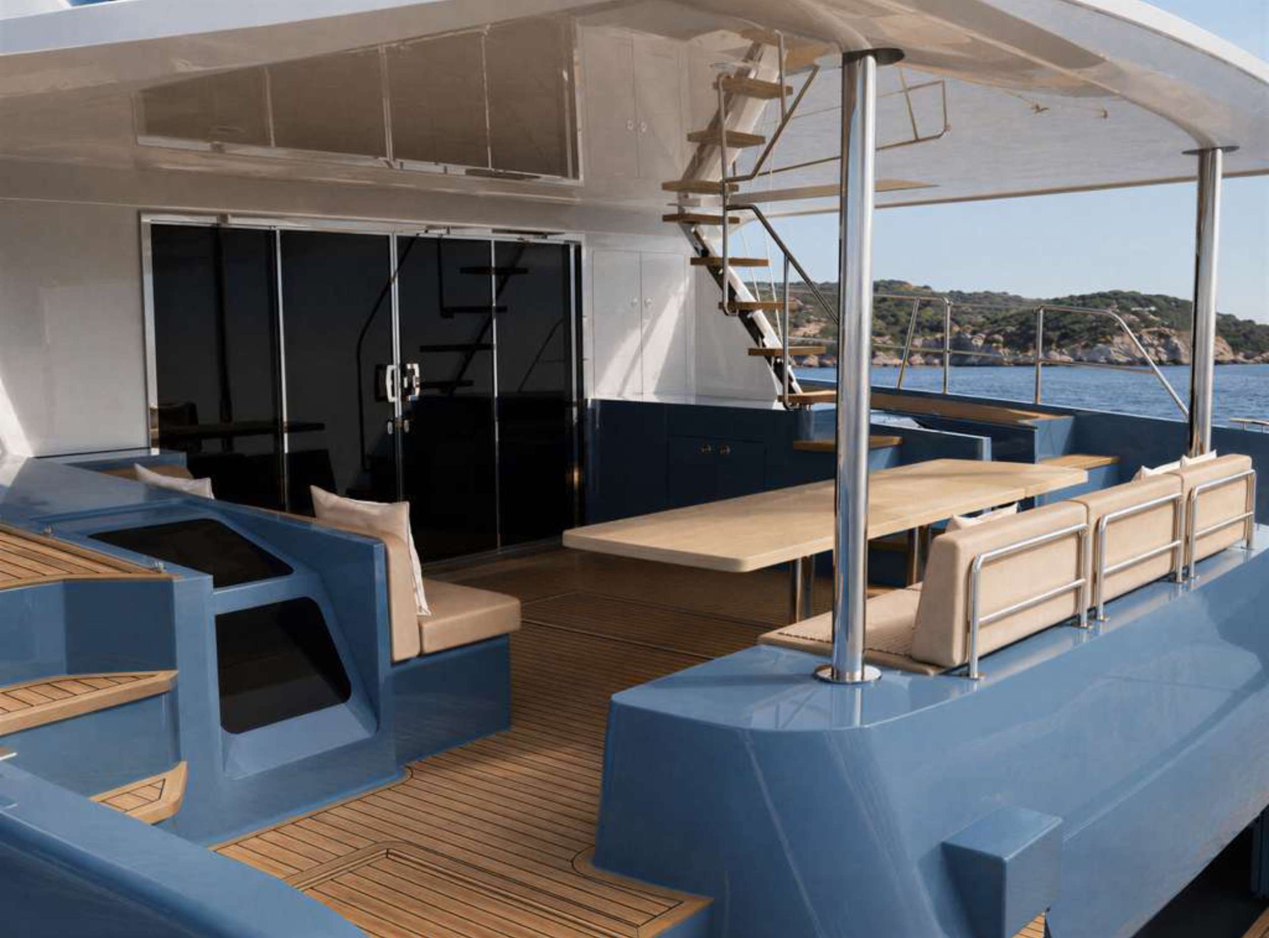 TUPELO HONEY exterior — luxury yacht charter