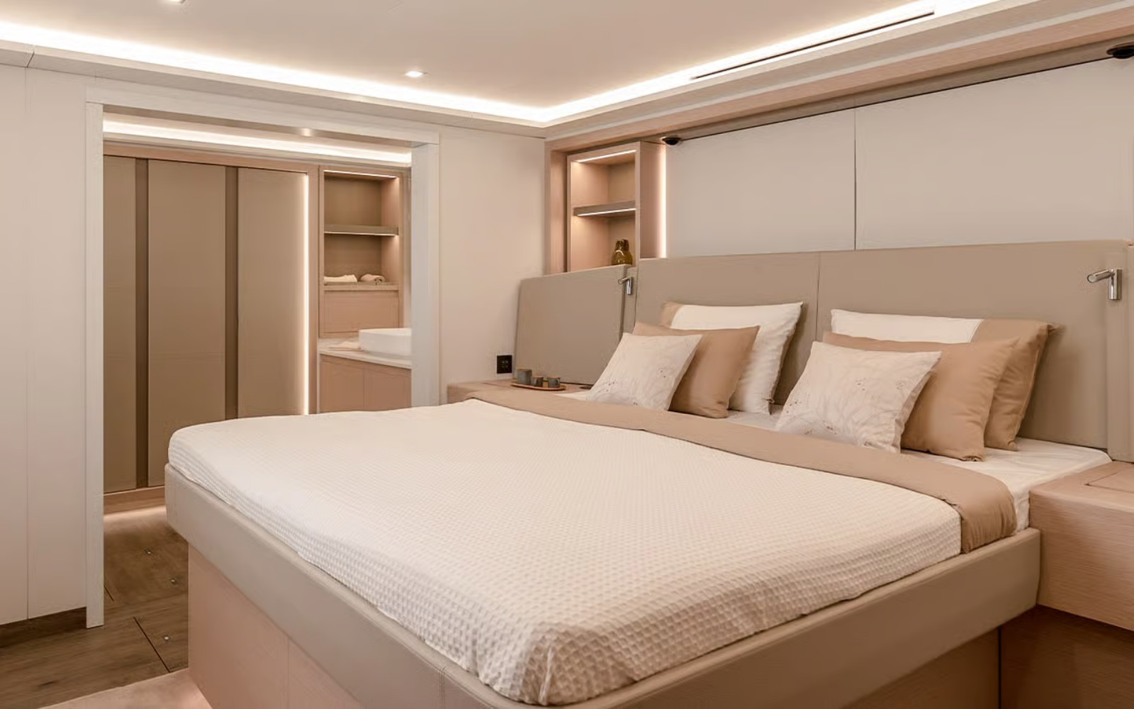 MAGIC MOMENTS exterior — luxury yacht charter