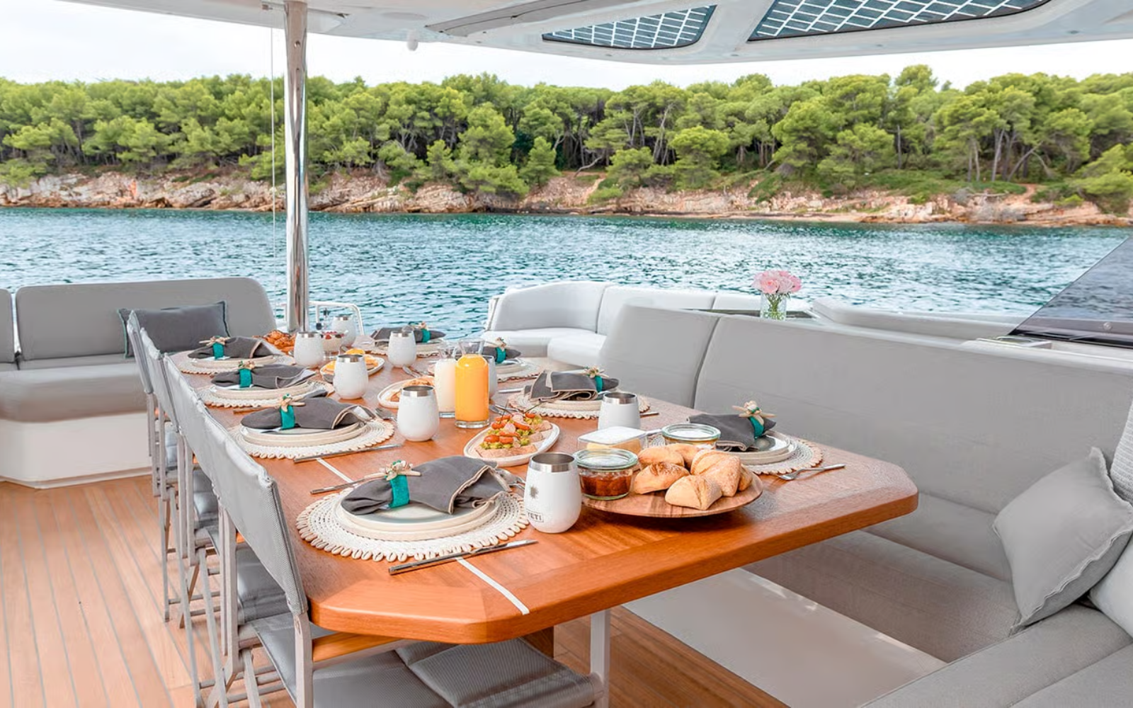 MAGIC MOMENTS exterior — luxury yacht charter