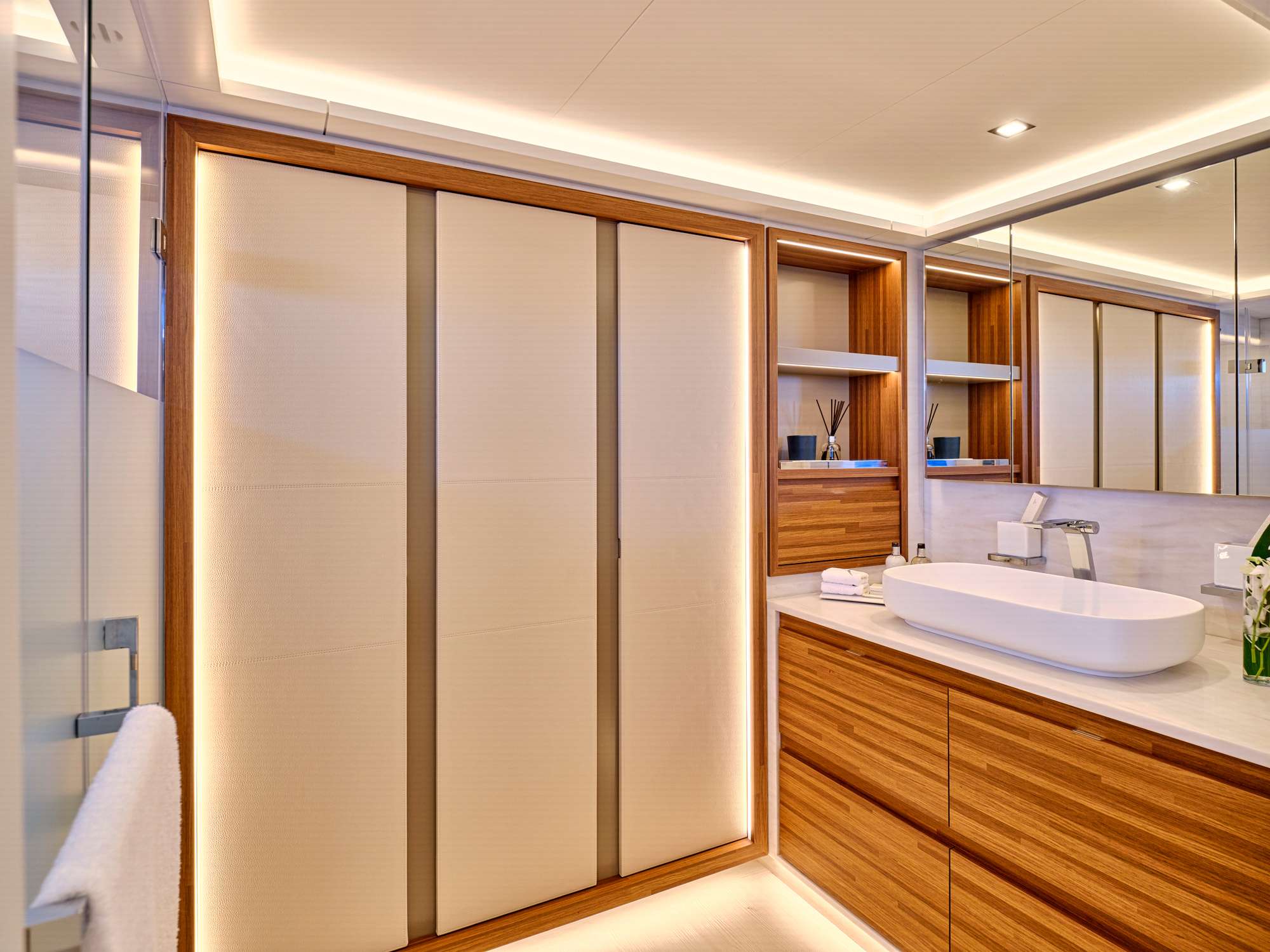 MAGIC MOMENTS exterior — luxury yacht charter