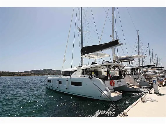 WESTERLUND — bareboat catamaran charter photo 2