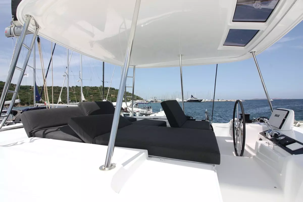 LAGOON 46 — bareboat catamaran charter photo 8