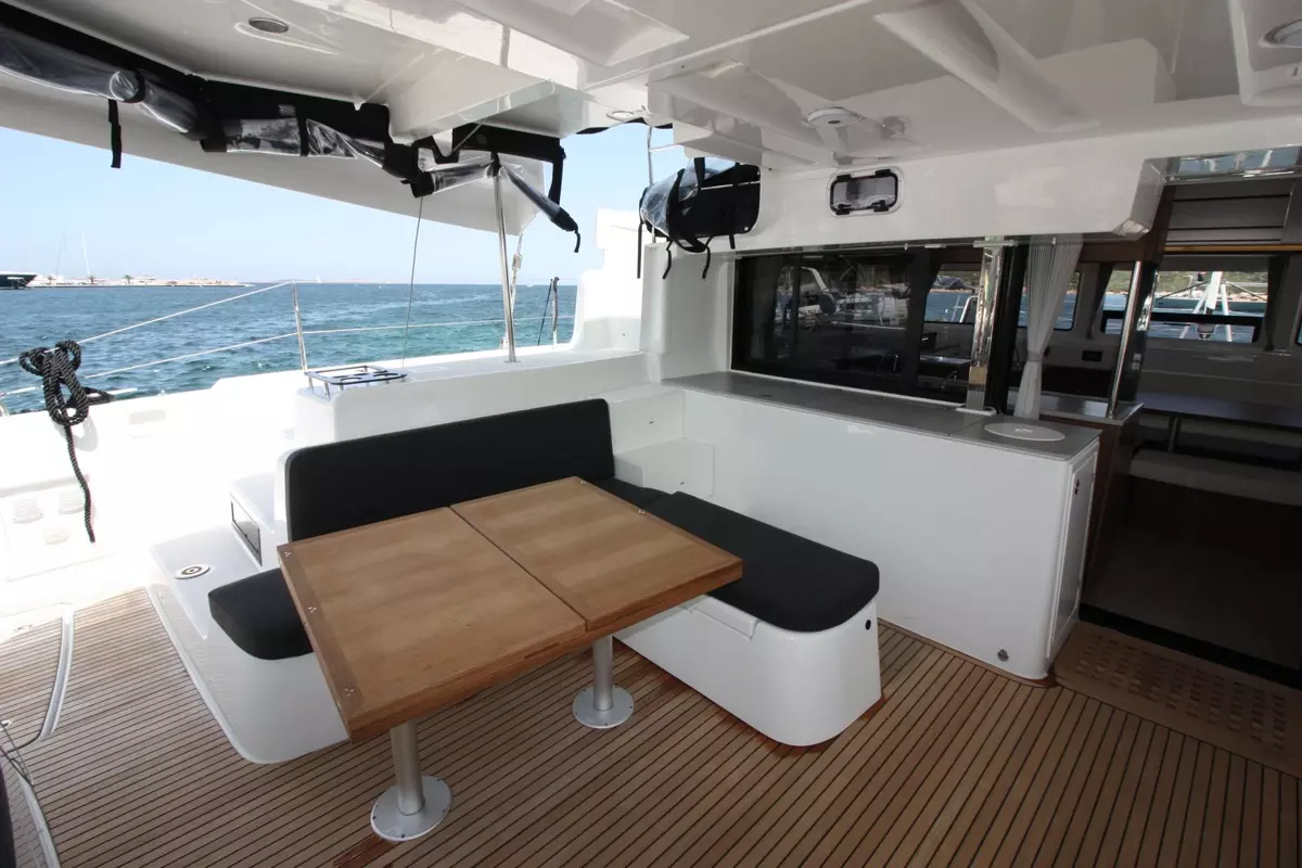 LAGOON 46 — bareboat catamaran charter photo 5