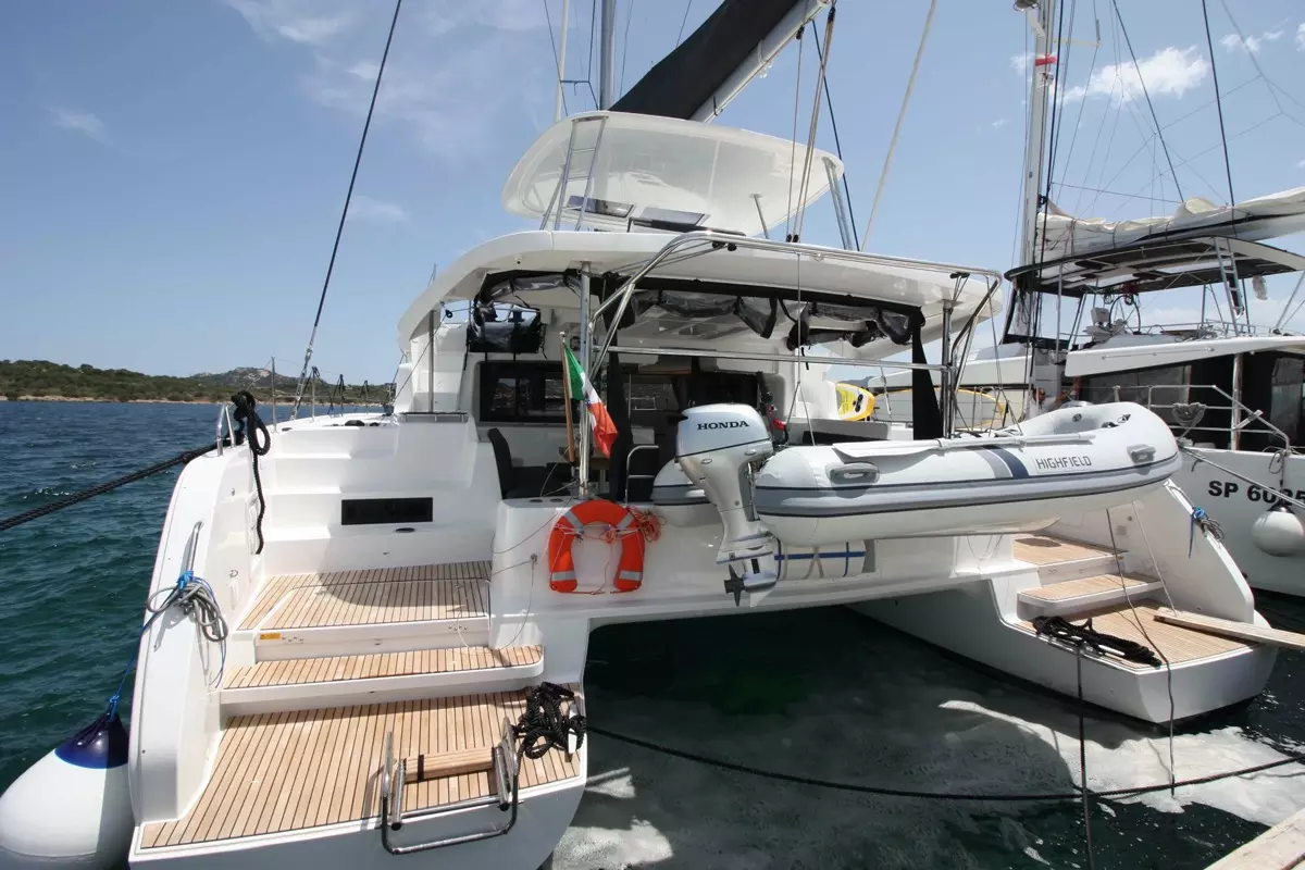LAGOON 46 — bareboat catamaran charter photo 3