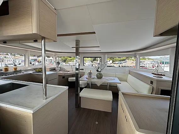 WESTERLUND — bareboat catamaran charter photo 3