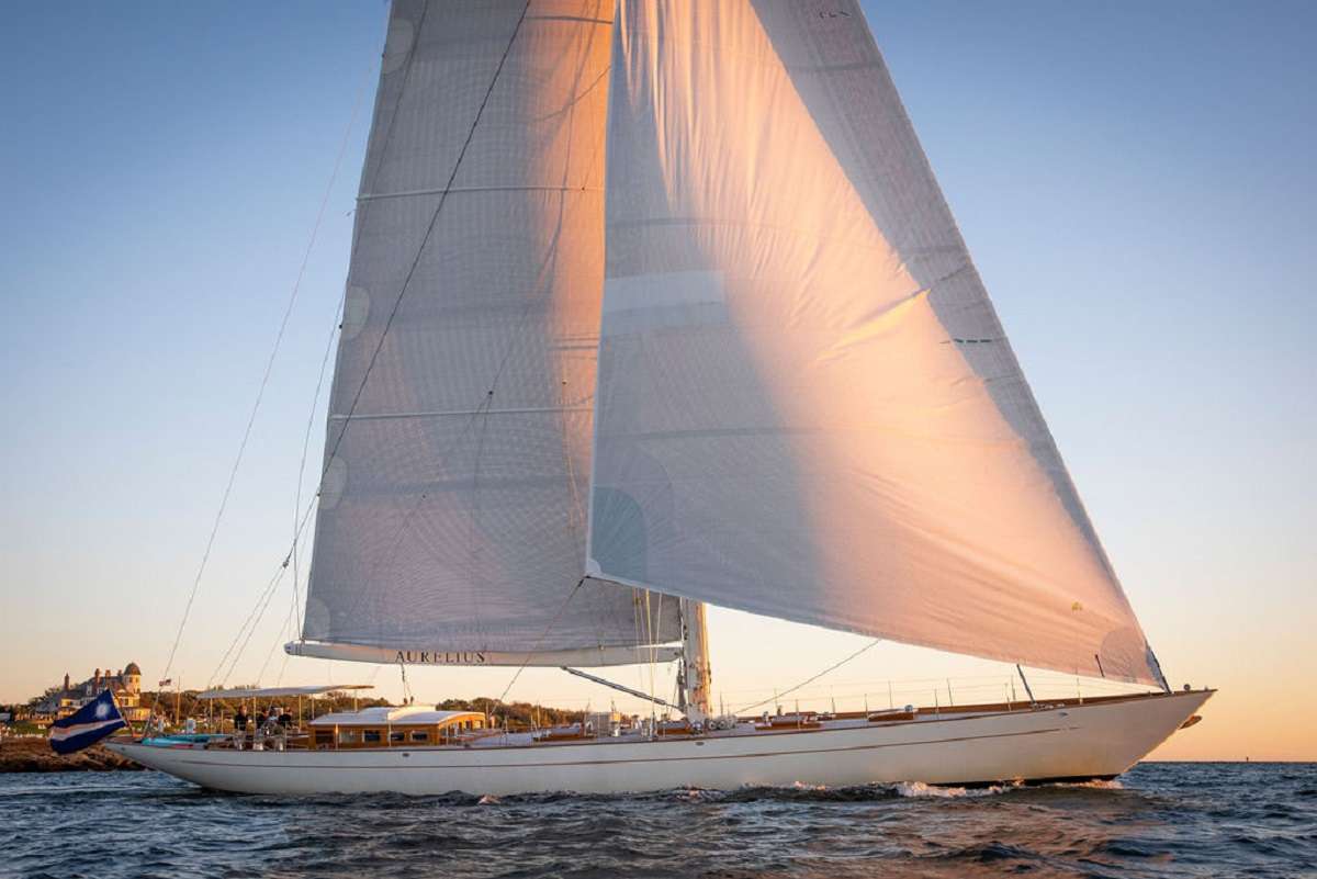 Aurelius - 111 ft — yacht for charter in the Grenadines Aurelius - 111 ft — crewed monohull for charter in St Vincent & The Grenadines