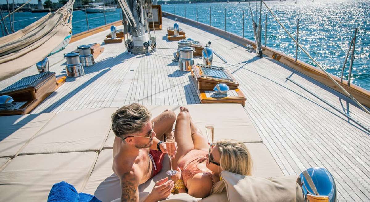 Aurelius - 111 ft exterior — luxury yacht charter