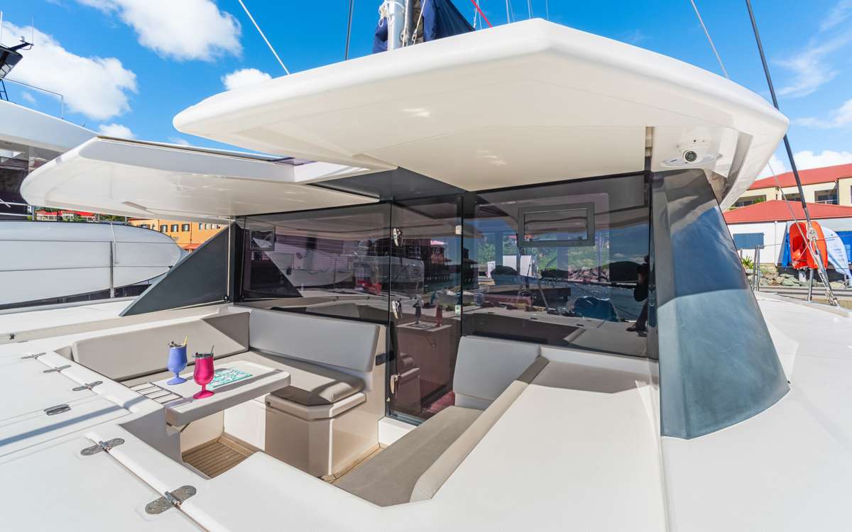 Sea Dancer - Leopard 45