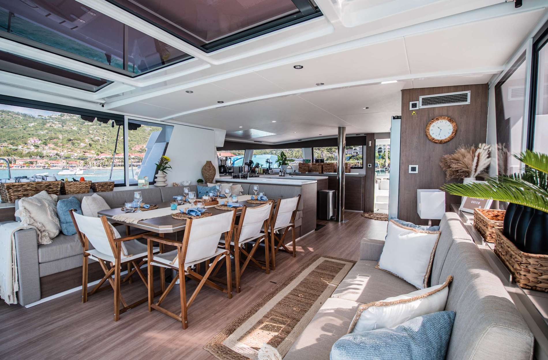 SOUTHERN QUEEN exterior — luxury yacht charter