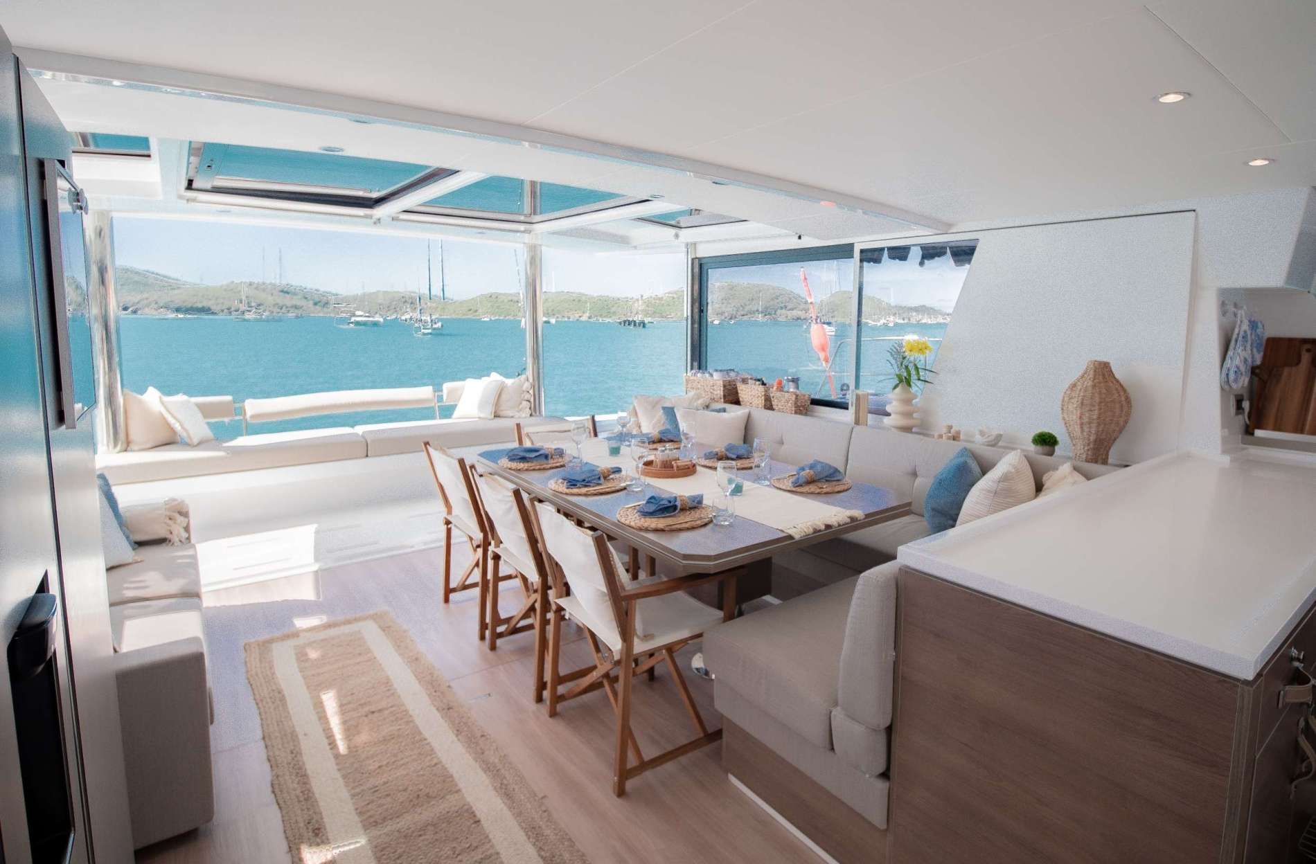 SOUTHERN QUEEN exterior — luxury yacht charter