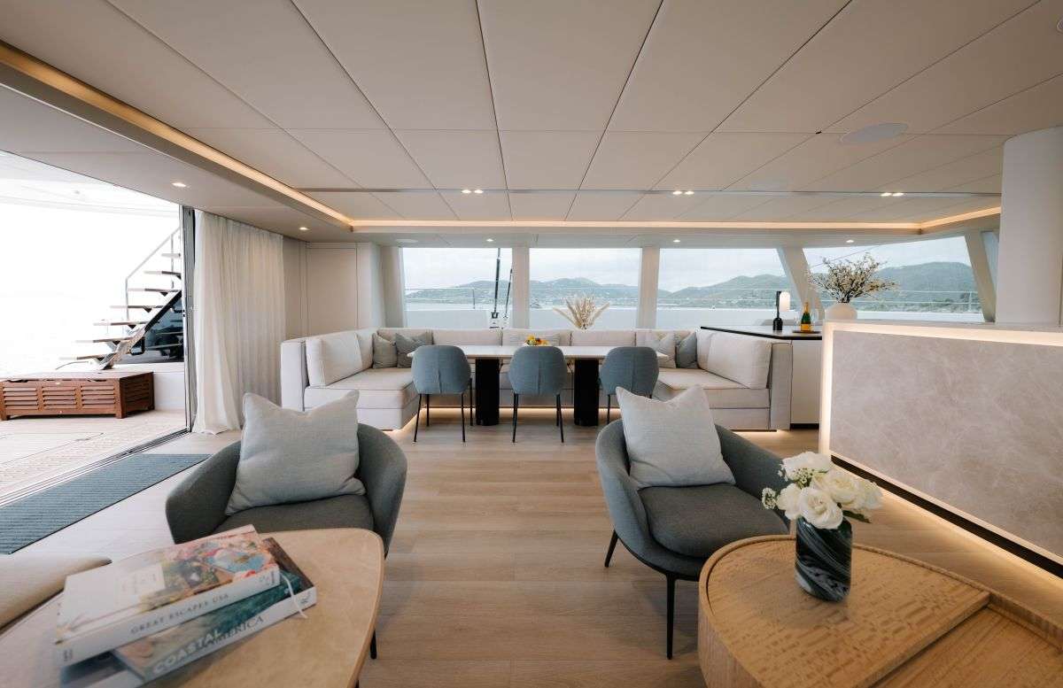 ENTRE4 exterior — luxury yacht charter
