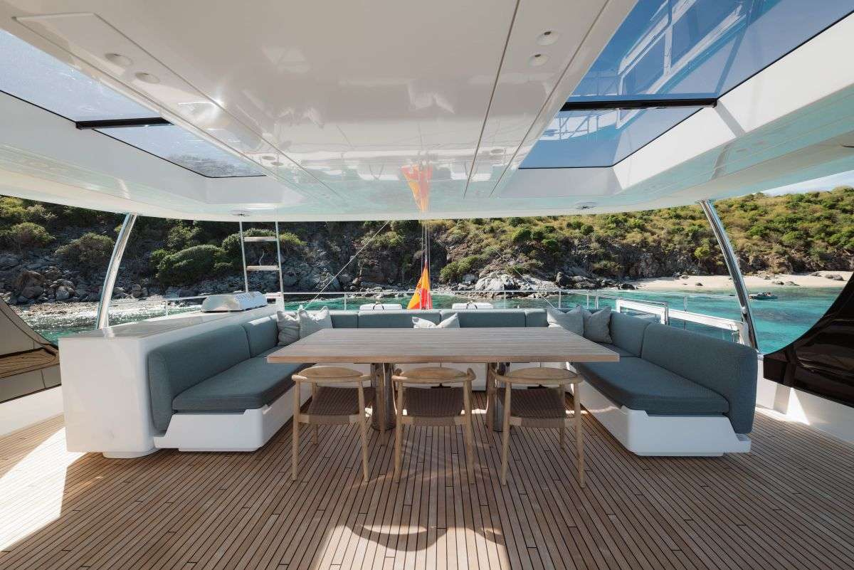 ENTRE4 exterior — luxury yacht charter