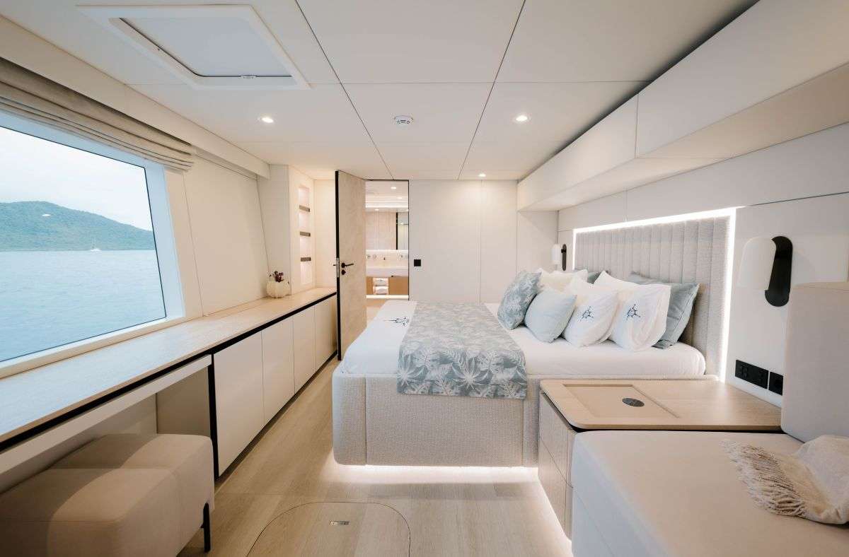 ENTRE4 exterior — luxury yacht charter