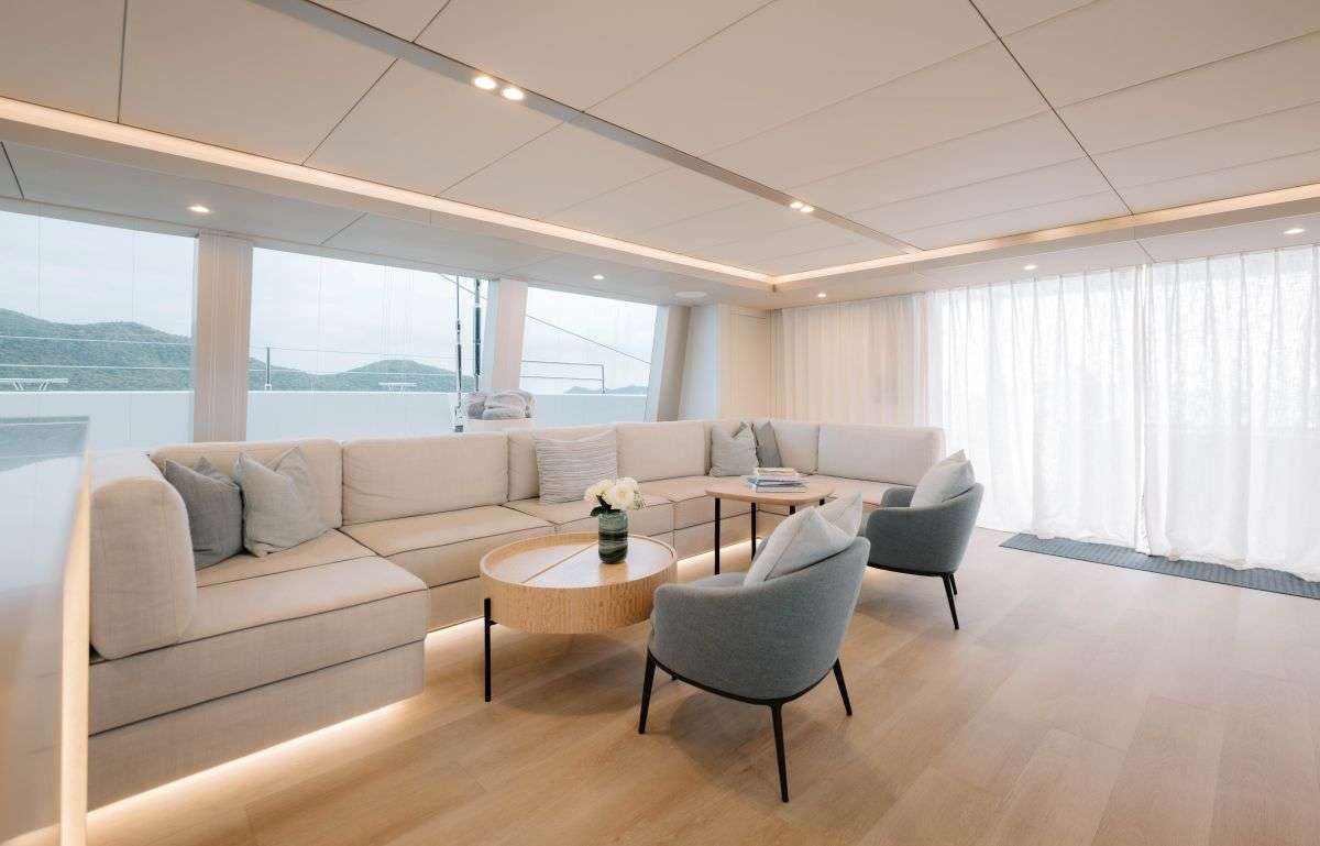 ENTRE4 exterior — luxury yacht charter