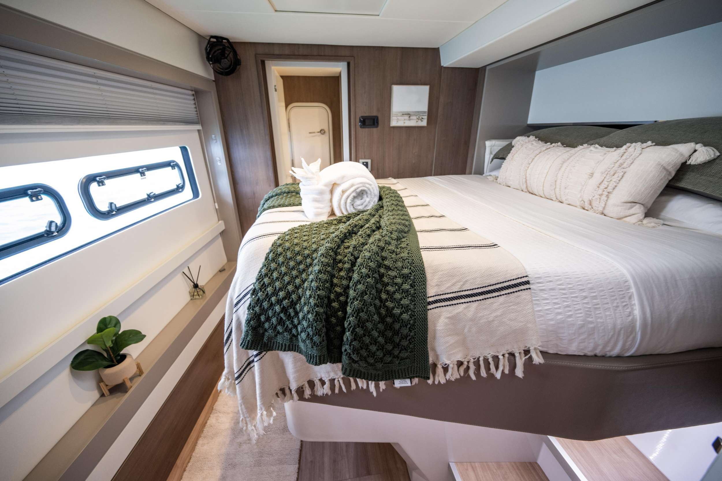 HIGH 5 exterior — luxury yacht charter
