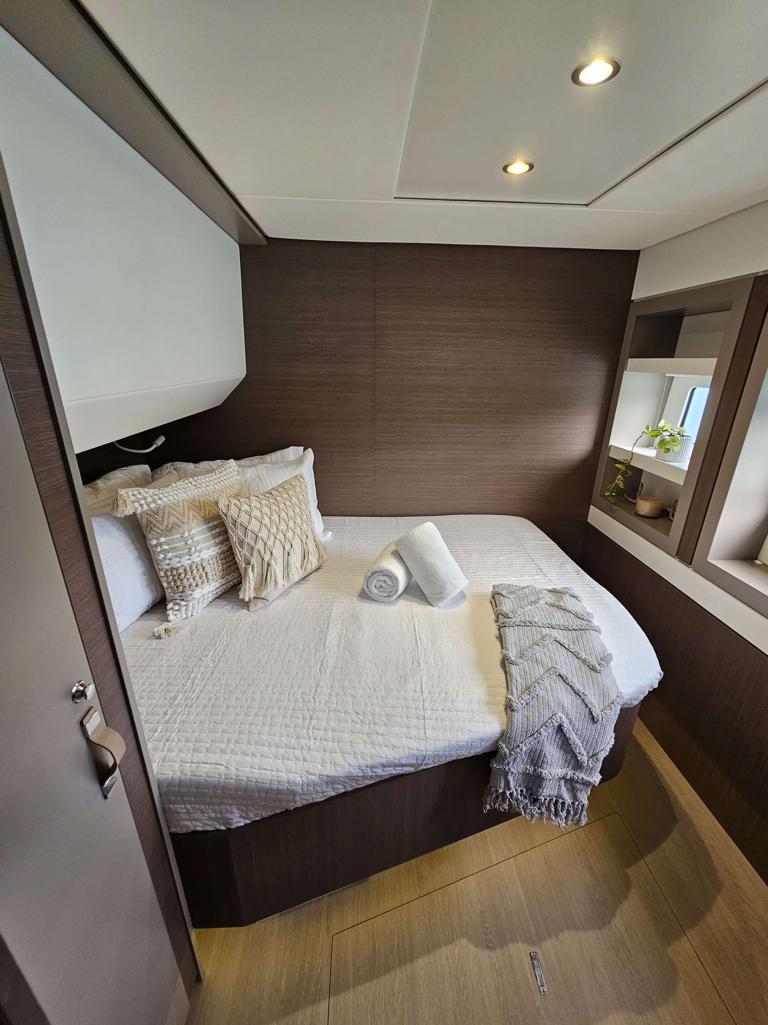CRYSTAL DREAMS exterior — luxury yacht charter