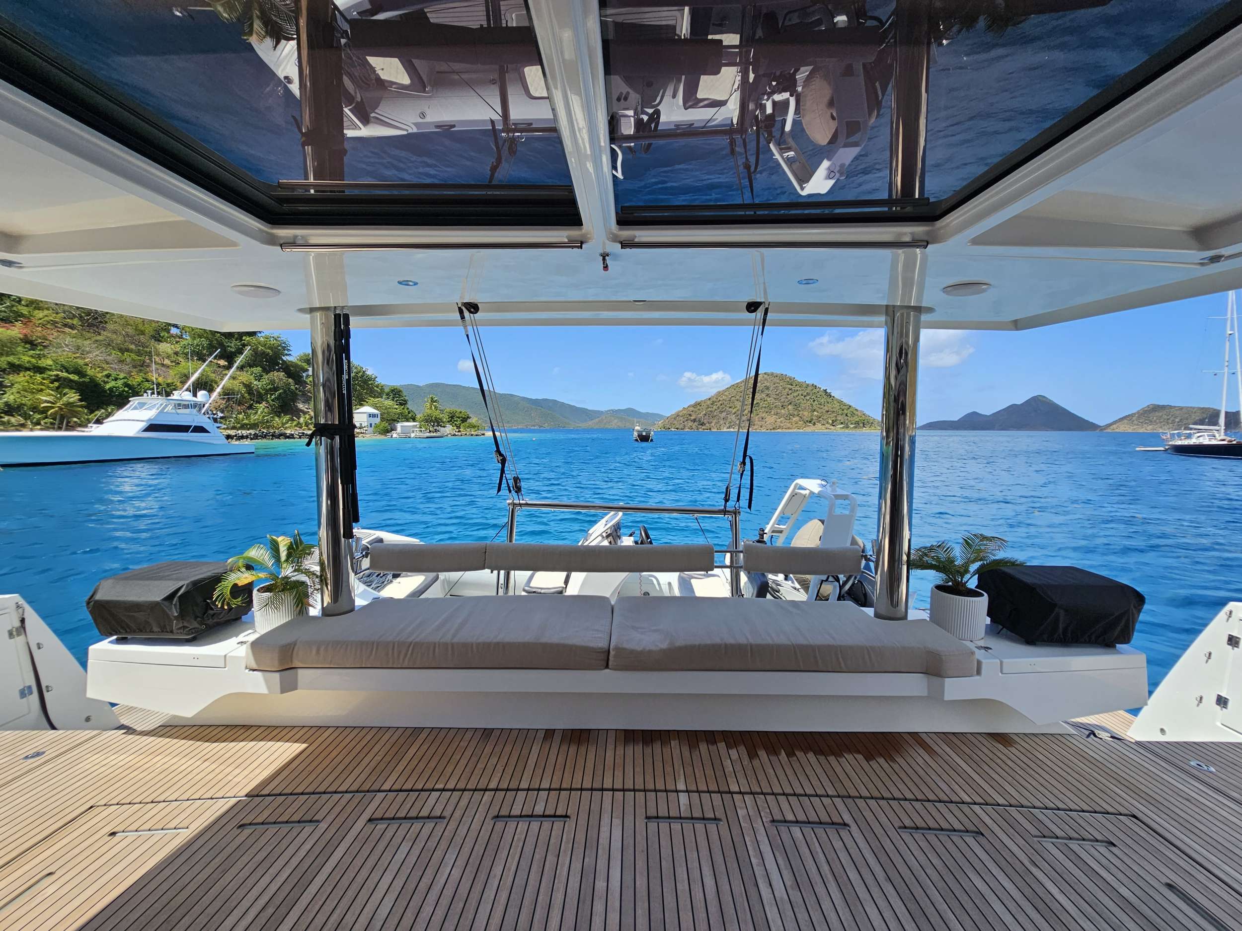 CRYSTAL DREAMS exterior — luxury yacht charter