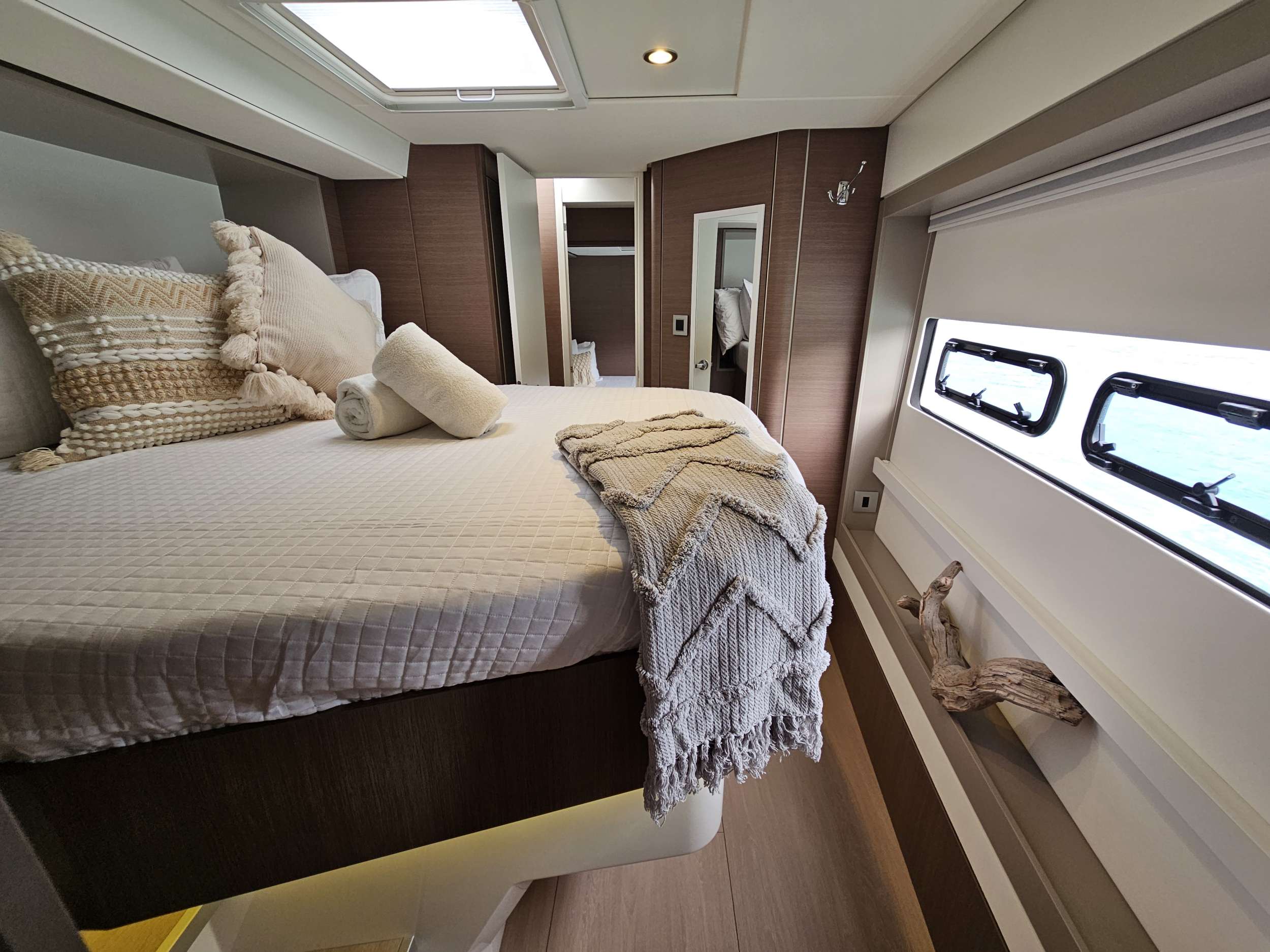 CRYSTAL DREAMS exterior — luxury yacht charter
