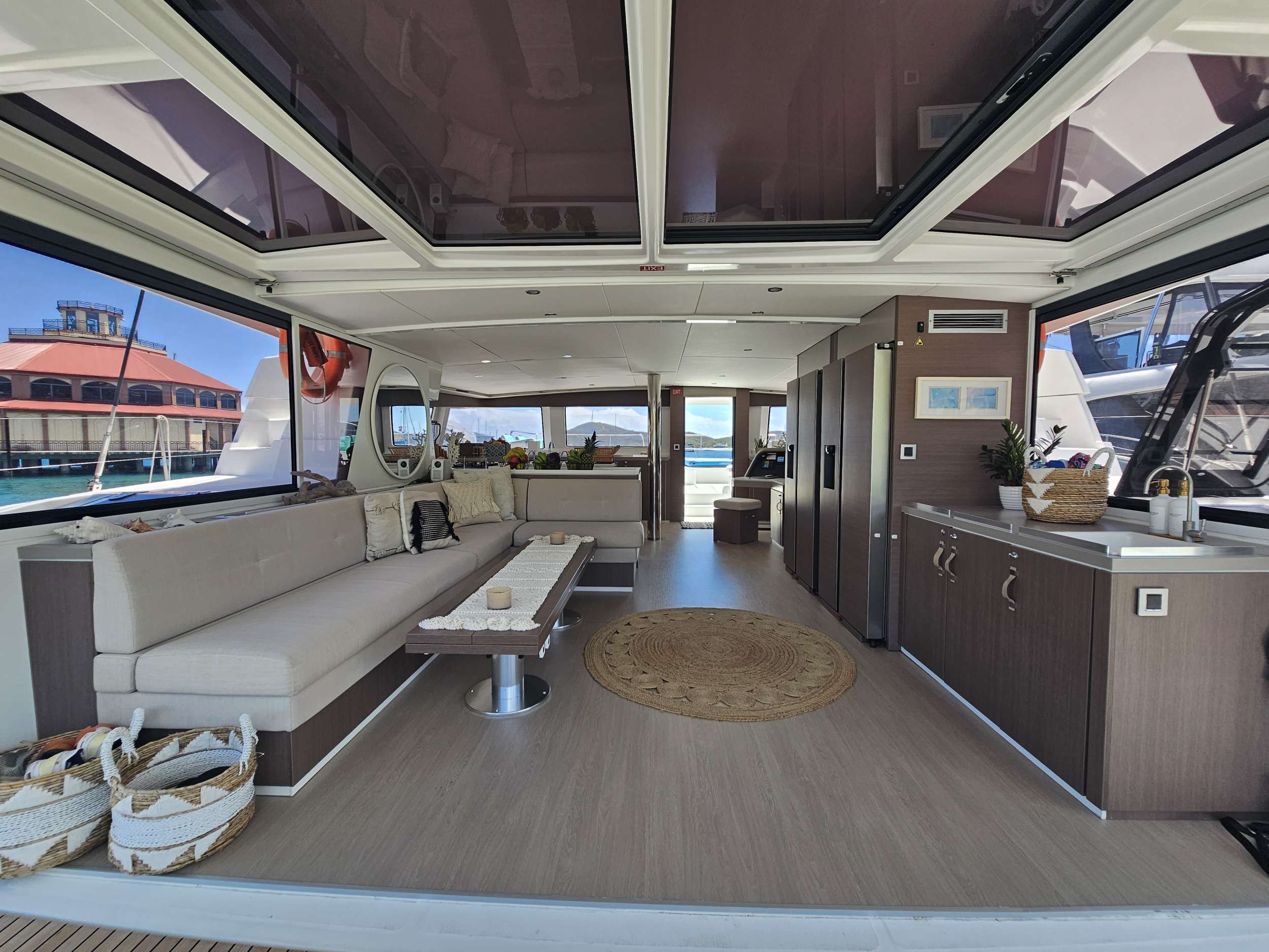 CRYSTAL DREAMS exterior — luxury yacht charter