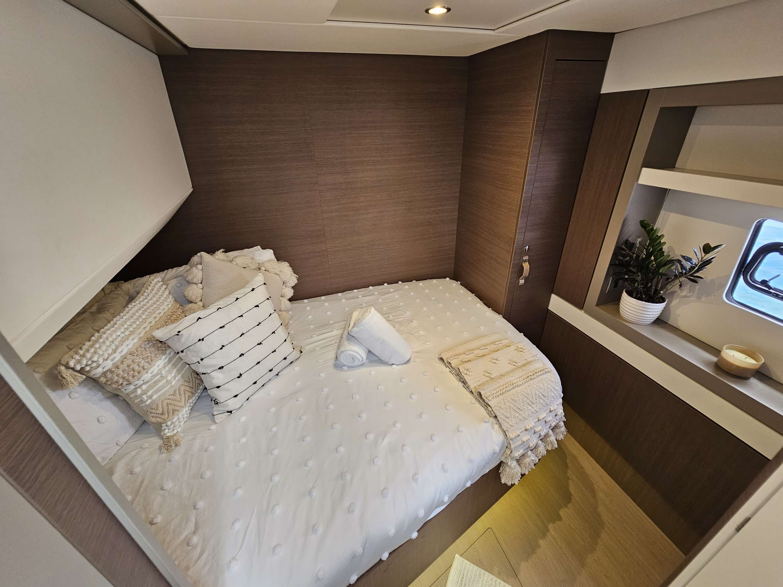 CRYSTAL DREAMS exterior — luxury yacht charter