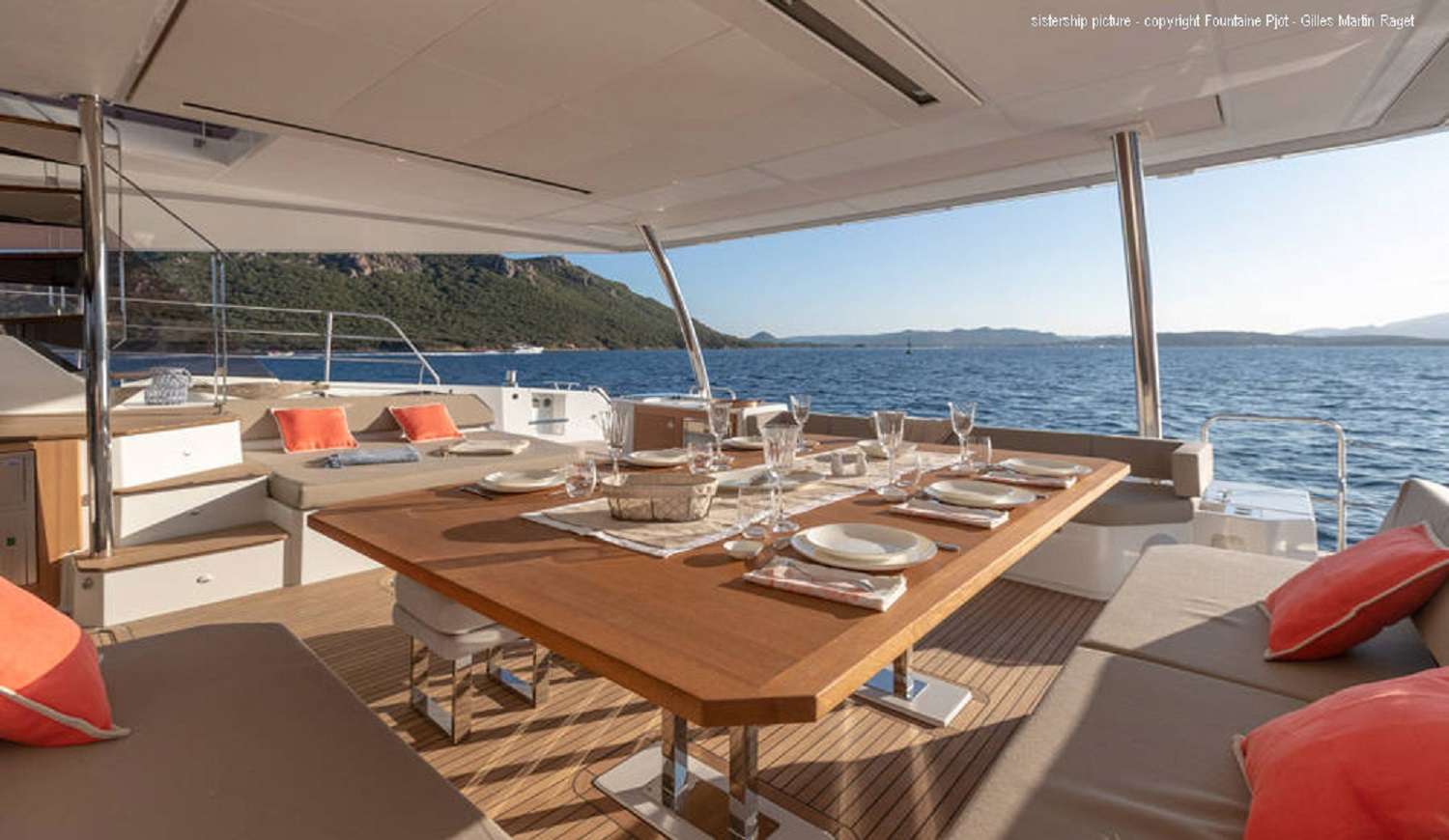 LOOMA exterior — luxury yacht charter
