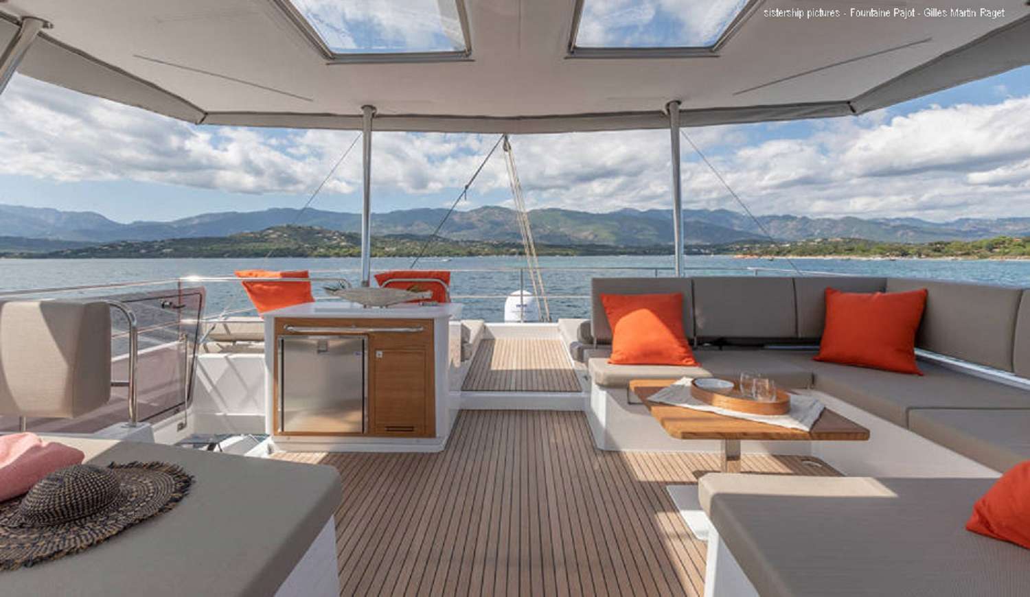 LOOMA exterior — luxury yacht charter