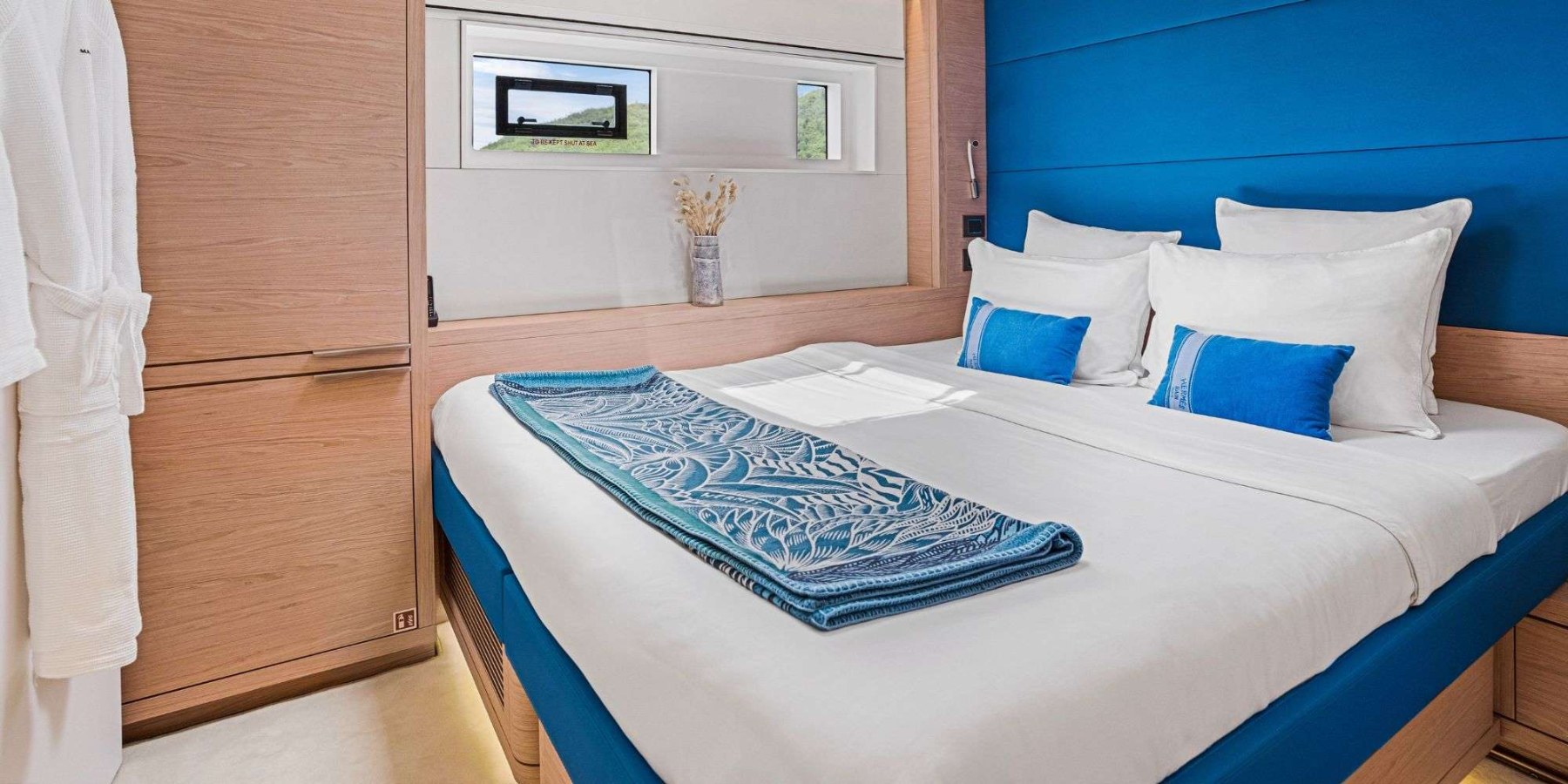 MANE ET NOCTE exterior — luxury yacht charter