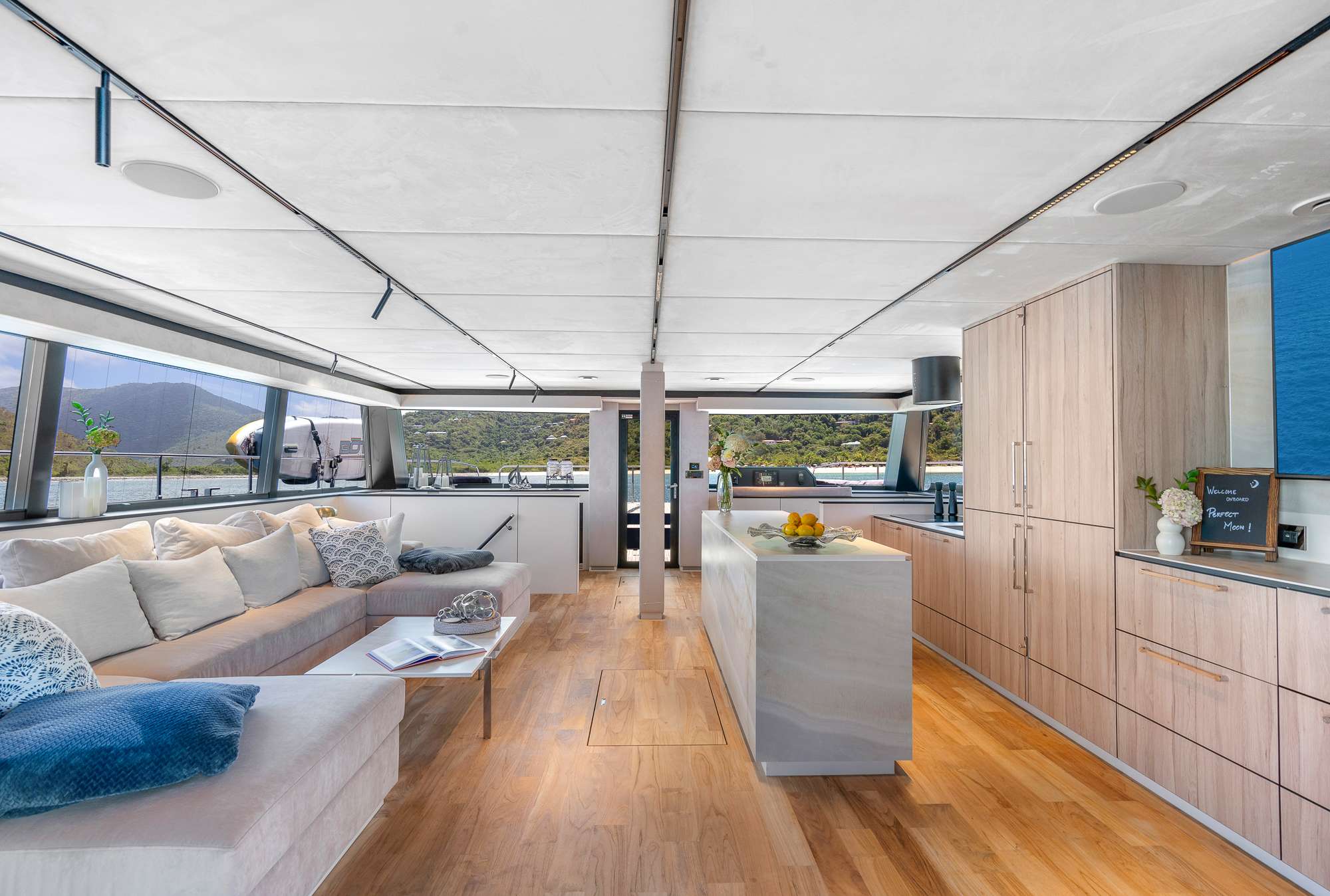 PERFECT MOON exterior — luxury yacht charter