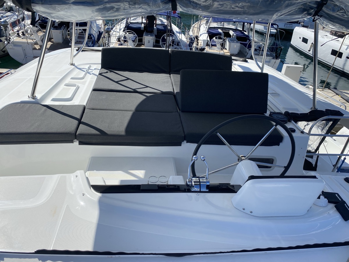 HERCULES — bareboat catamaran charter photo 2