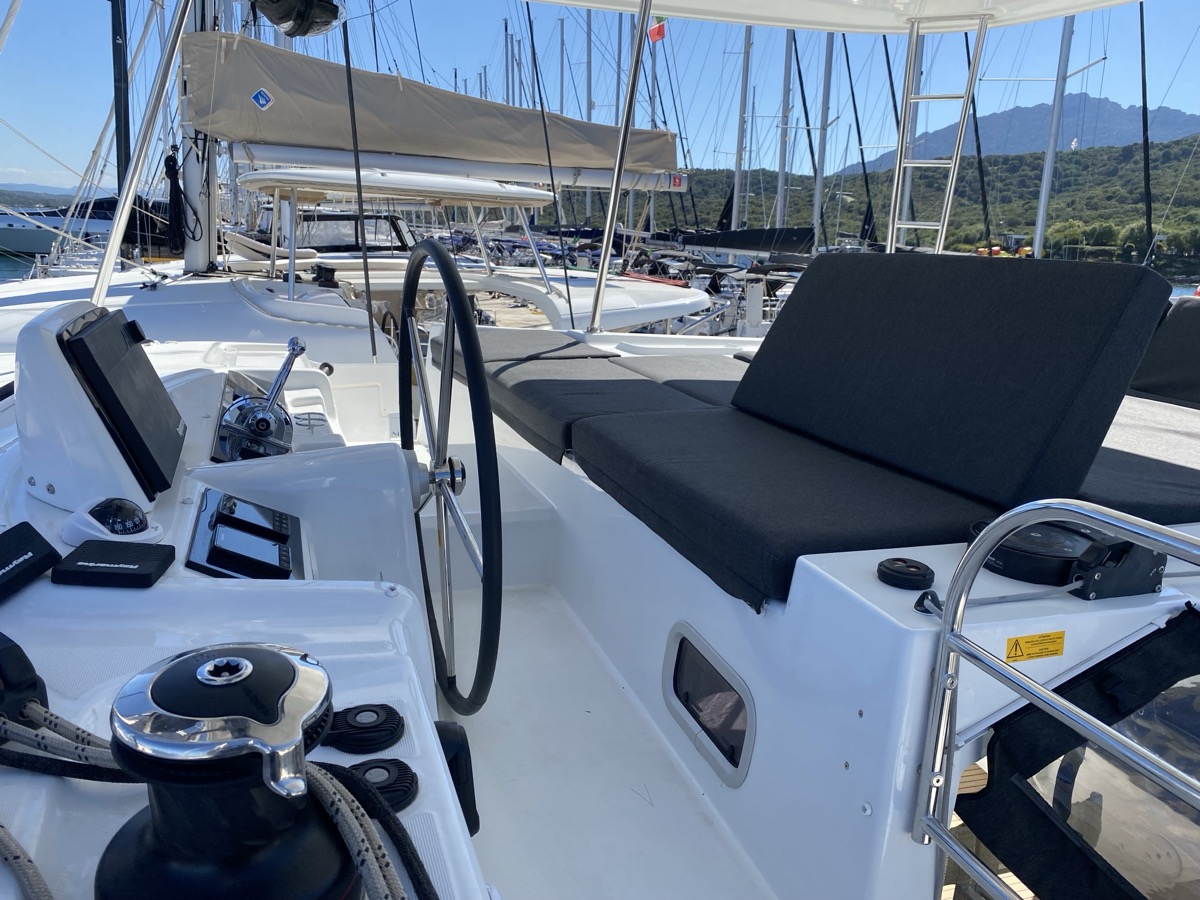 HERCULES — bareboat catamaran charter photo 5