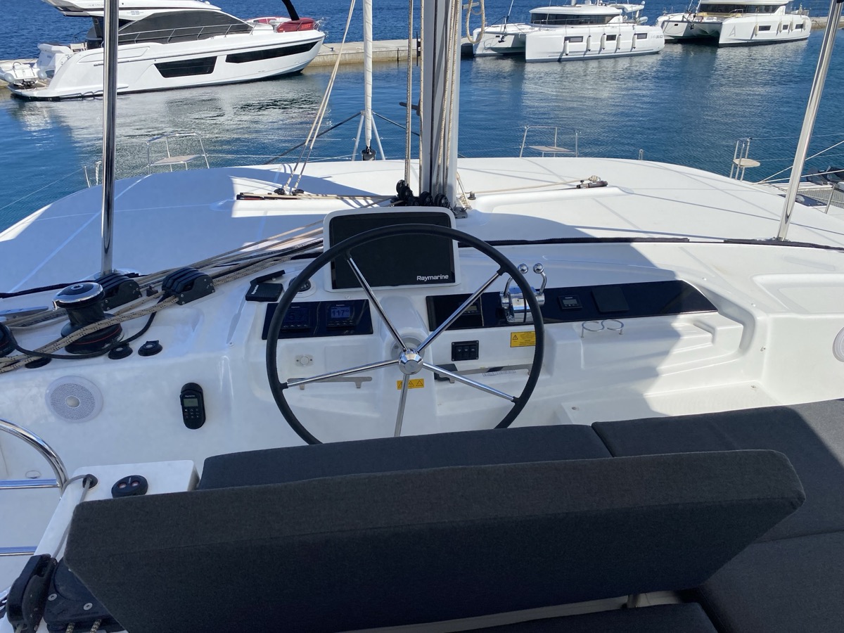 HERCULES — bareboat catamaran charter photo 3