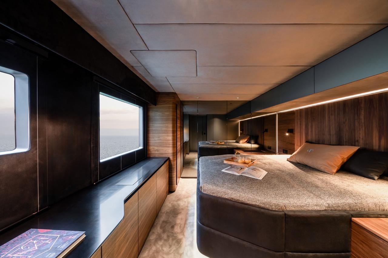 DOUBLE HAPPINESS exterior — luxury yacht charter