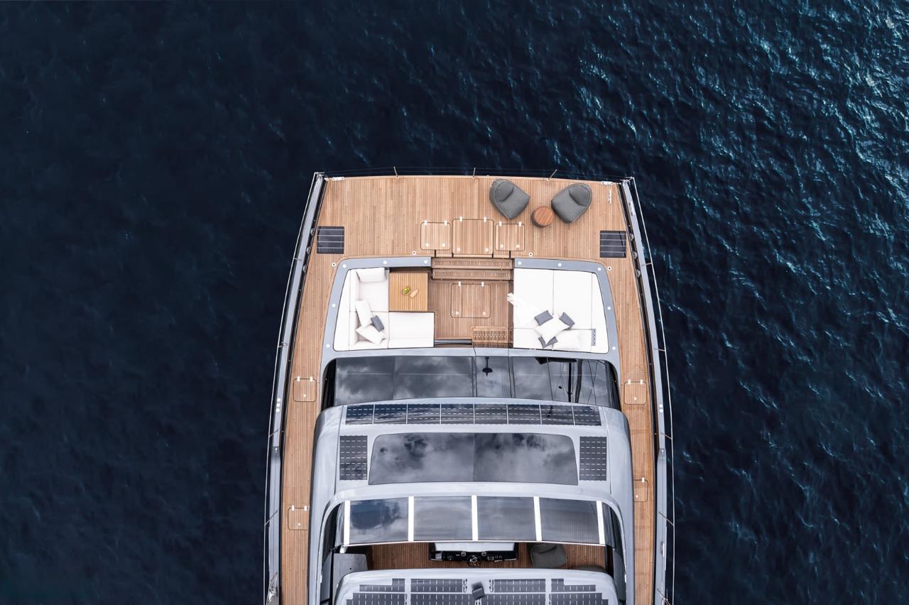 DOUBLE HAPPINESS exterior — luxury yacht charter
