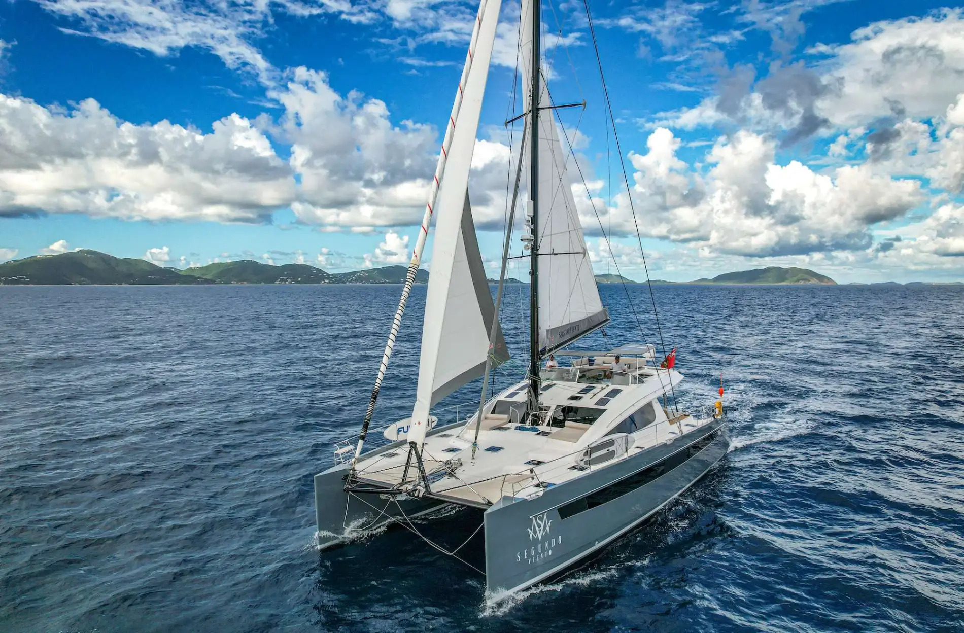 SEGUNDO VIENTO — yacht for charter in the Grenadines SEGUNDO VIENTO — crewed catamaran for charter in St Vincent & The Grenadines