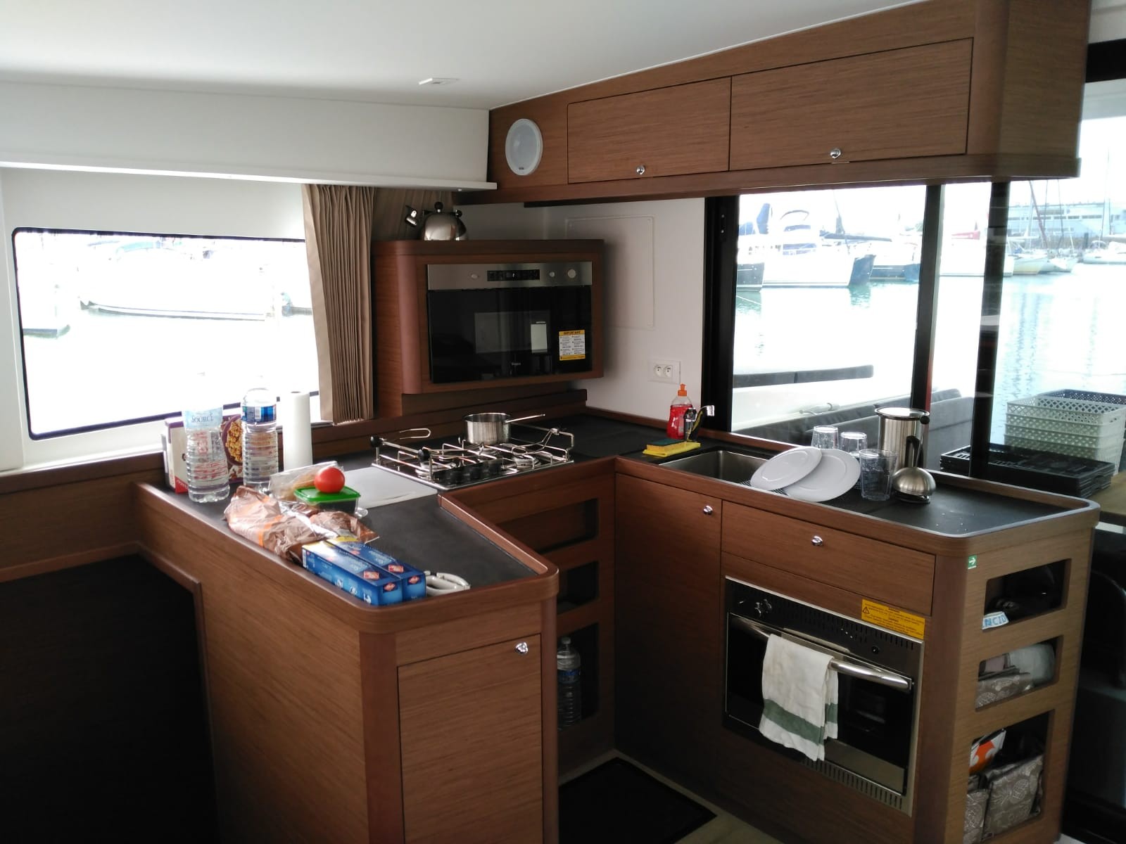 LAGOON 42 — bareboat catamaran charter photo 6