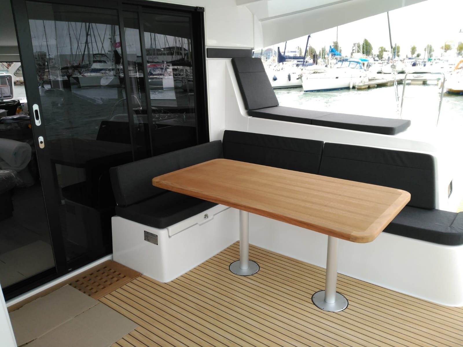 LAGOON 42 — bareboat catamaran charter photo 8