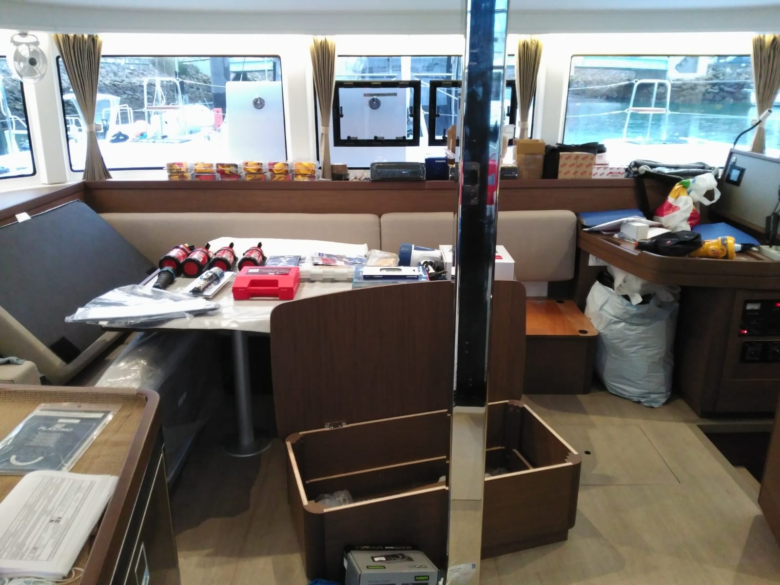 LAGOON 42 — bareboat catamaran charter photo 3