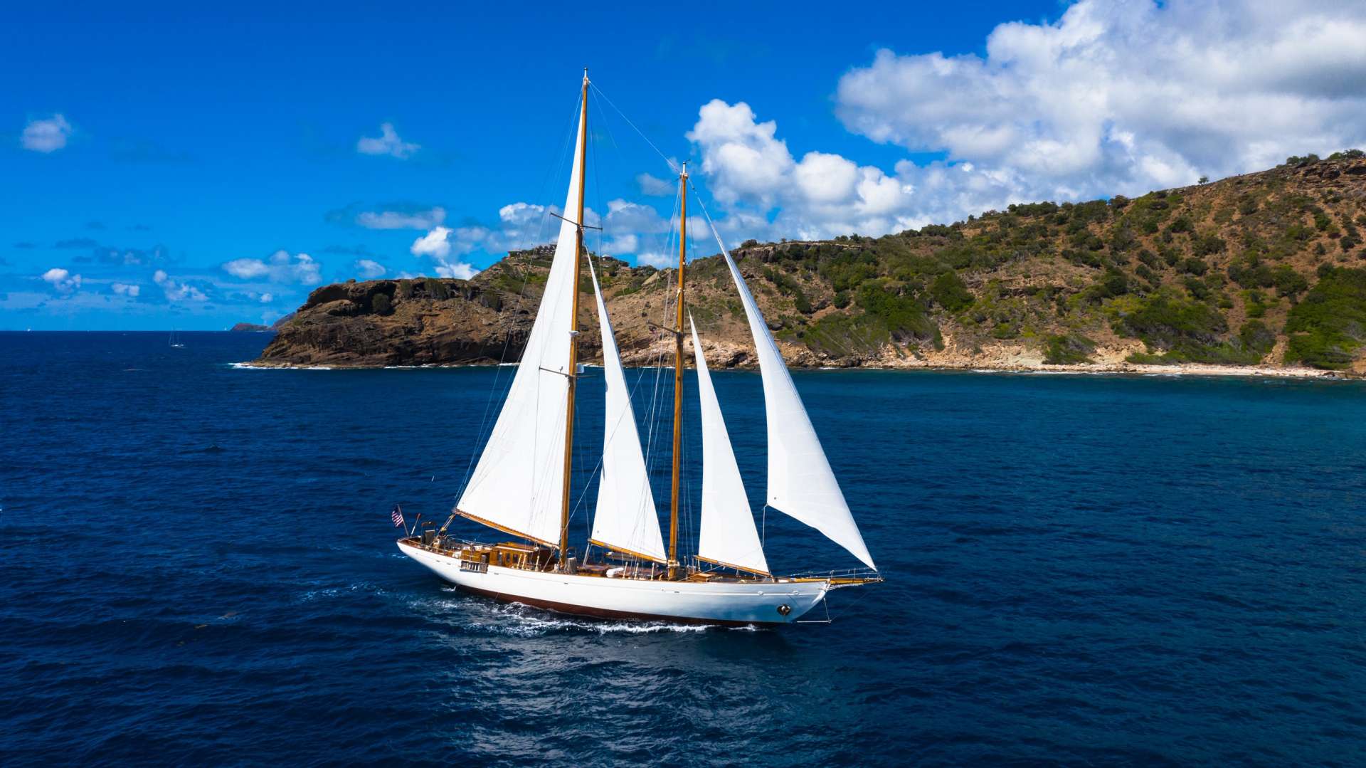 Eros- 115 ft exterior — luxury yacht charter