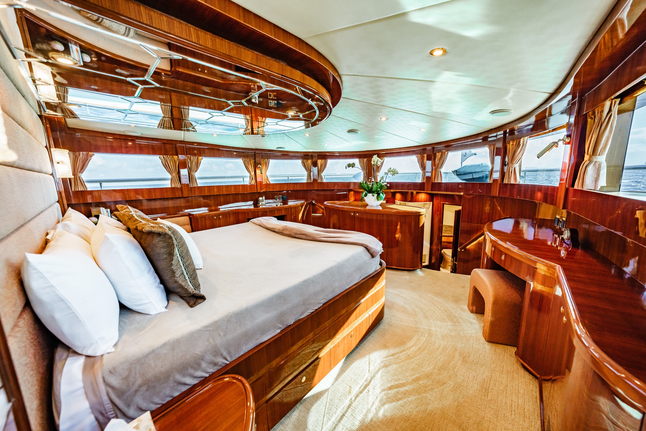 SOUTHERN BELLE exterior — luxury yacht charter