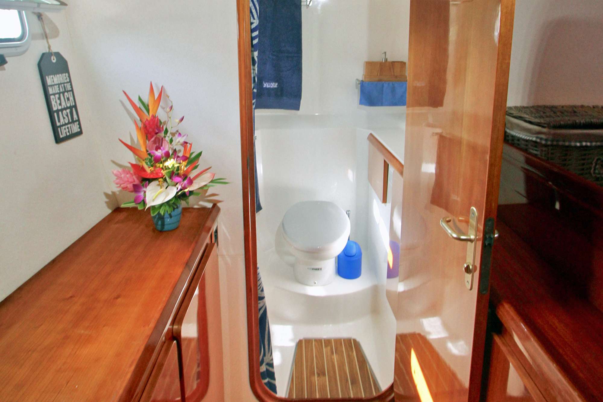 ISOLA exterior — luxury yacht charter