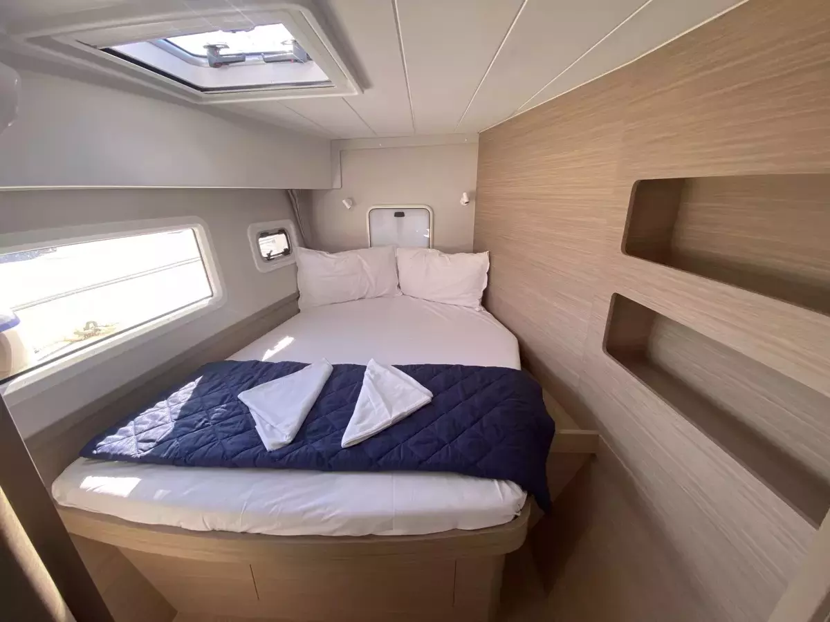 LAGOON 42 — bareboat catamaran charter photo 9