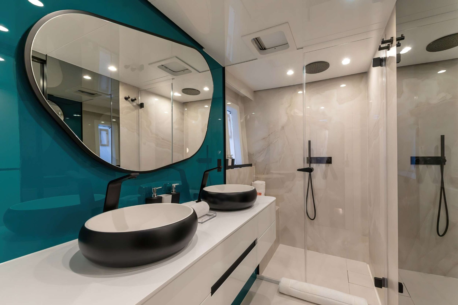 BELLDIA exterior — luxury yacht charter