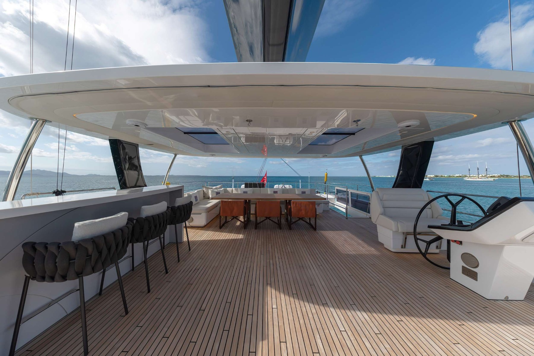 BELLDIA — yacht for charter in the Grenadines BELLDIA — crewed catamaran for charter in St Vincent & The Grenadines