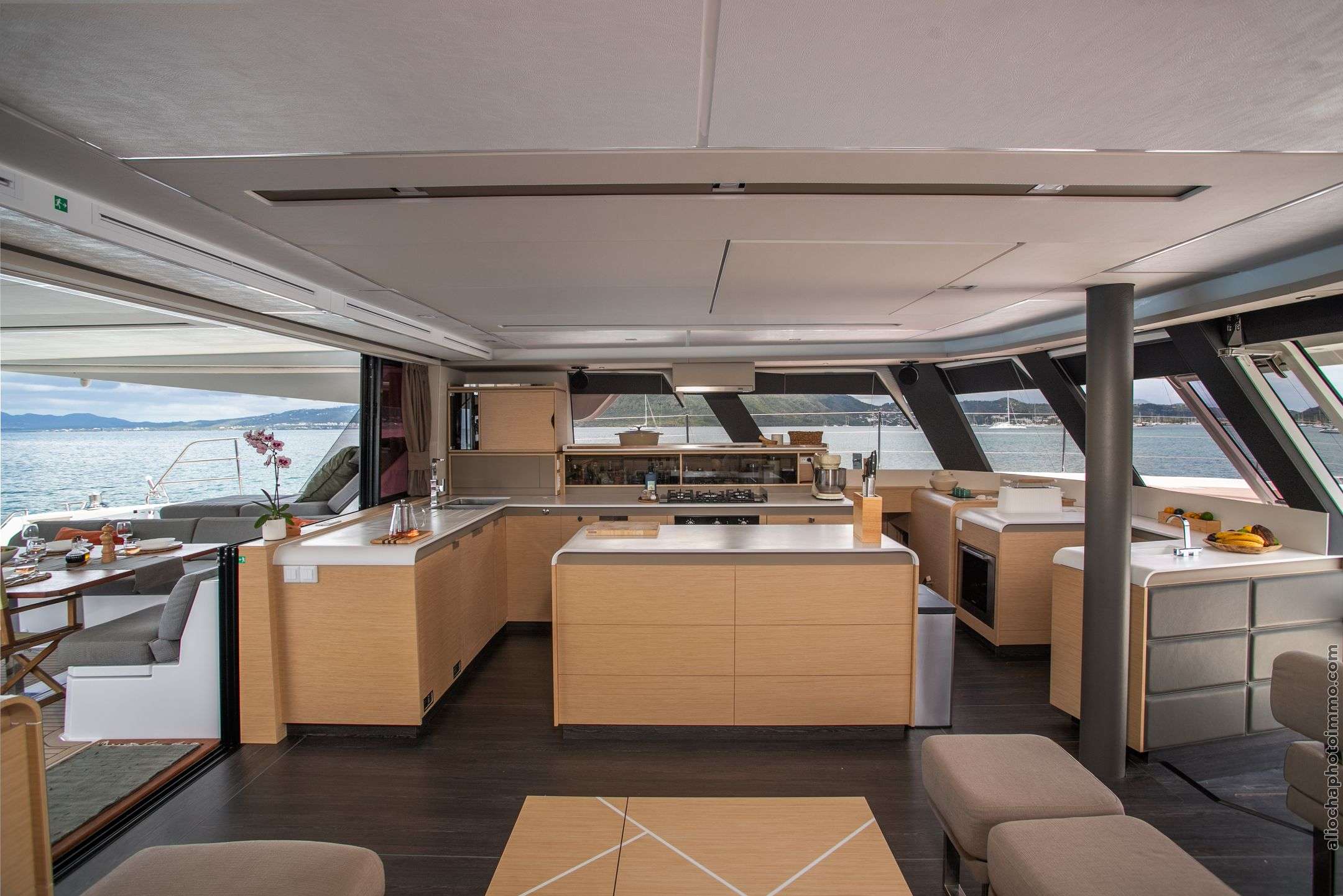Okinawa - Fountaine Pajot 59